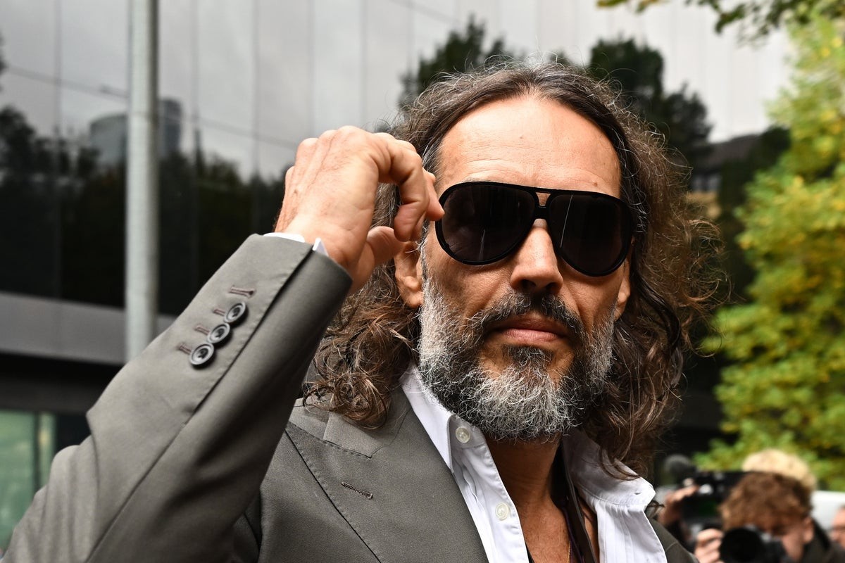 Jury Selected for Russell Brand’s Sexual Assault Trial