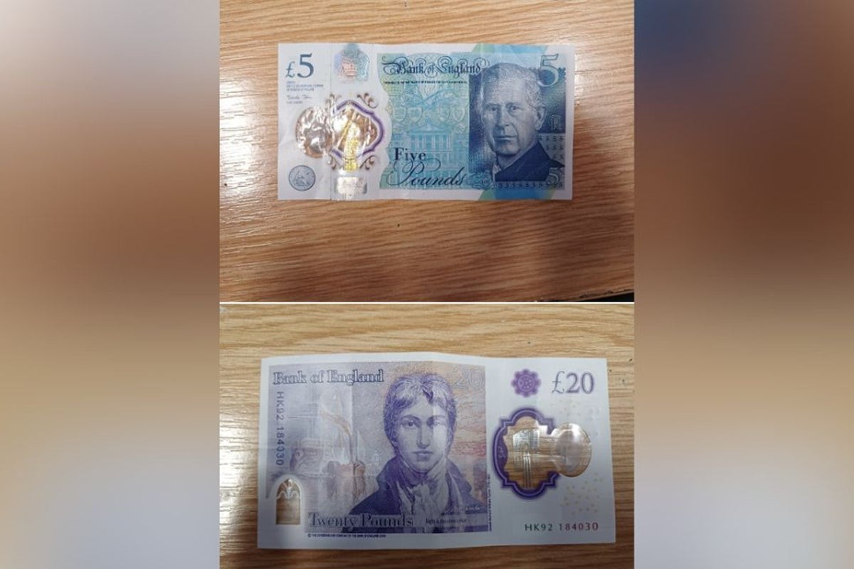 Taxi Driver Delivers Suspect to Police After Receiving Counterfeit Cash